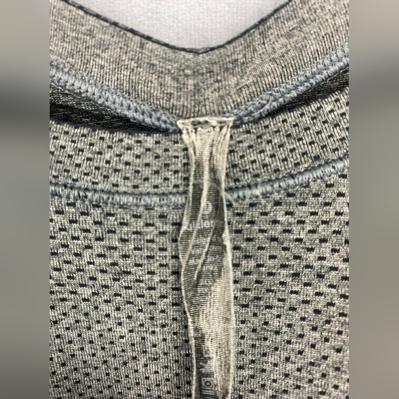 Lululemon Metal Vent Tech Short Sleeve  Medium Slate/White - Picture 3 of 6